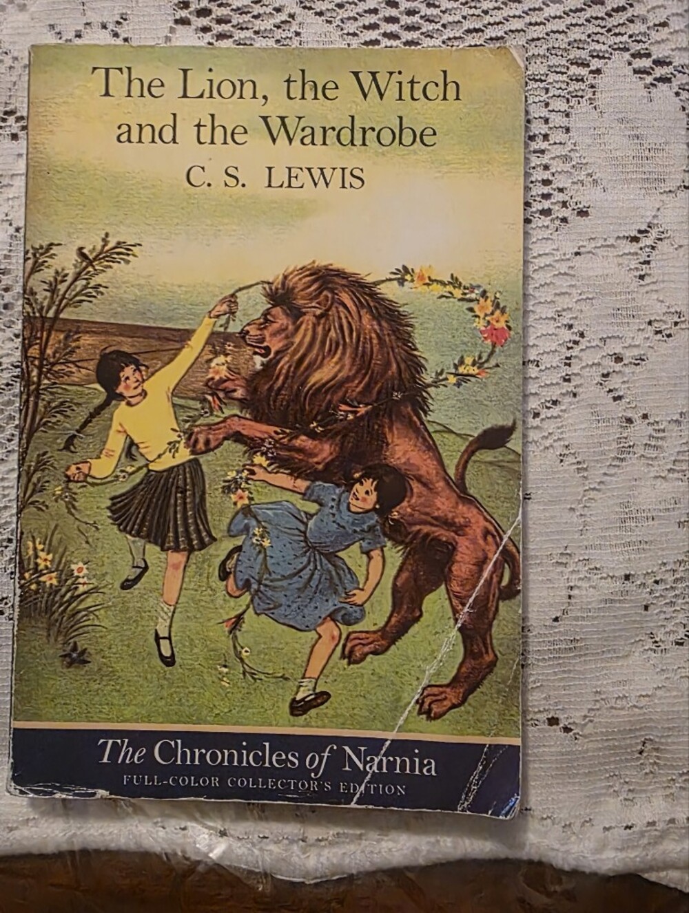 The Lion, the Witch and the Wardrobe Full-Color Collector's Edition